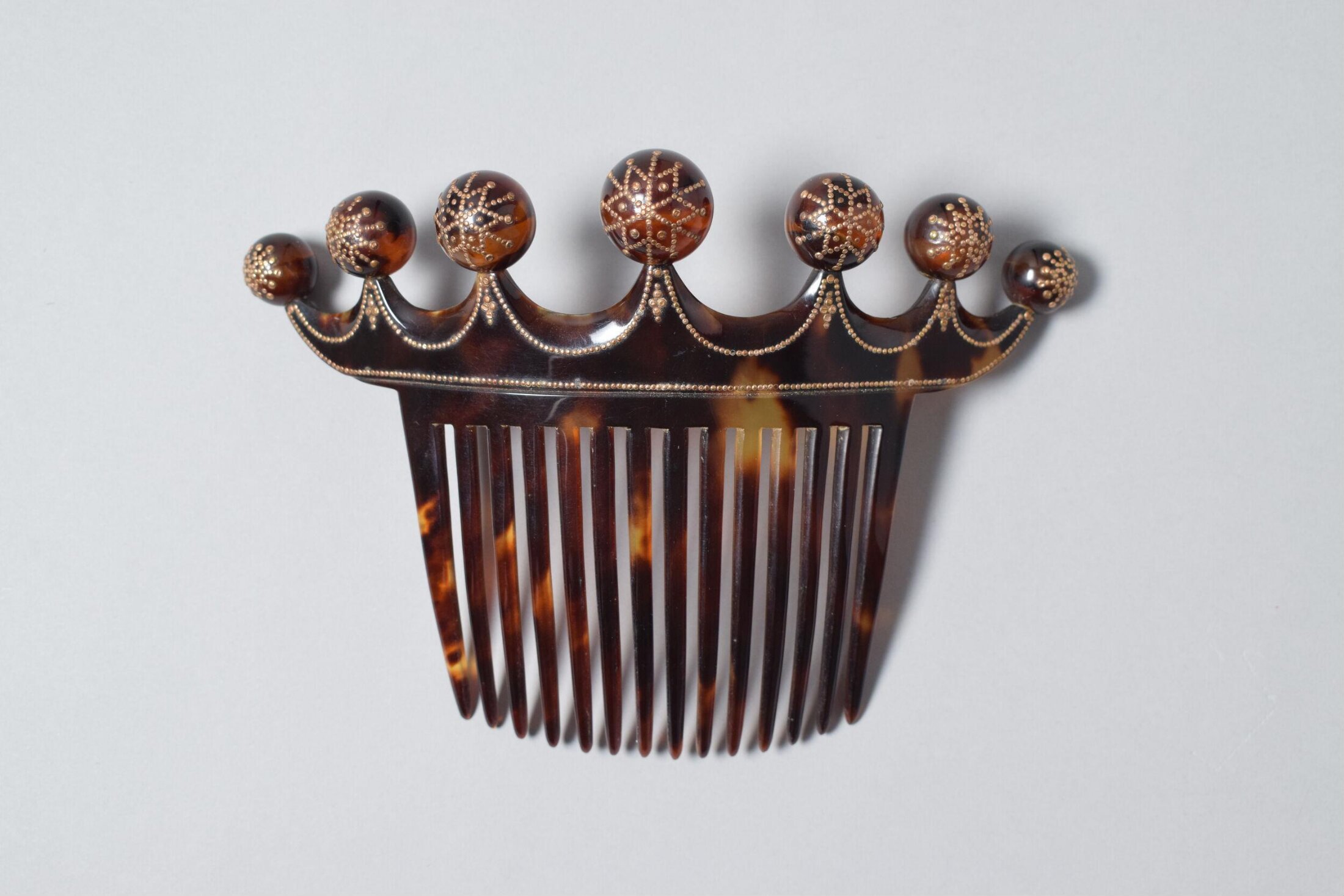 Piqué 玳瑁镶嵌工艺首饰